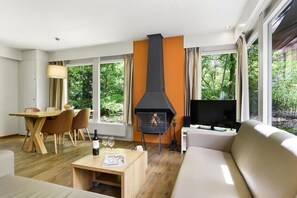 Smart TV, fireplace - Relax & Unwind in Putten (Putten)