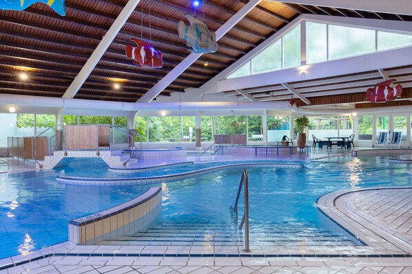 Pool - Cozy Forest Retreat Near Putten (Putten)