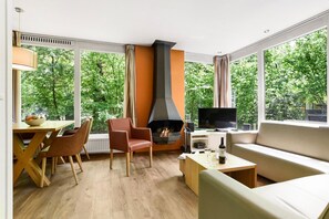 Smart-tv en een open haard