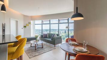 Apartemen Standar, pemandangan kota | Area keluarga
