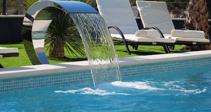 Villa Golden Shine with heated pool, PrimoĆĄten