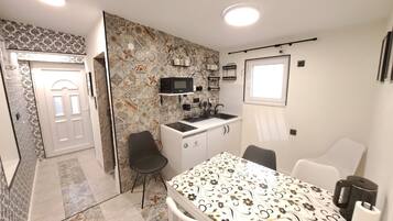 Apartment | Living area | Flat-screen TV