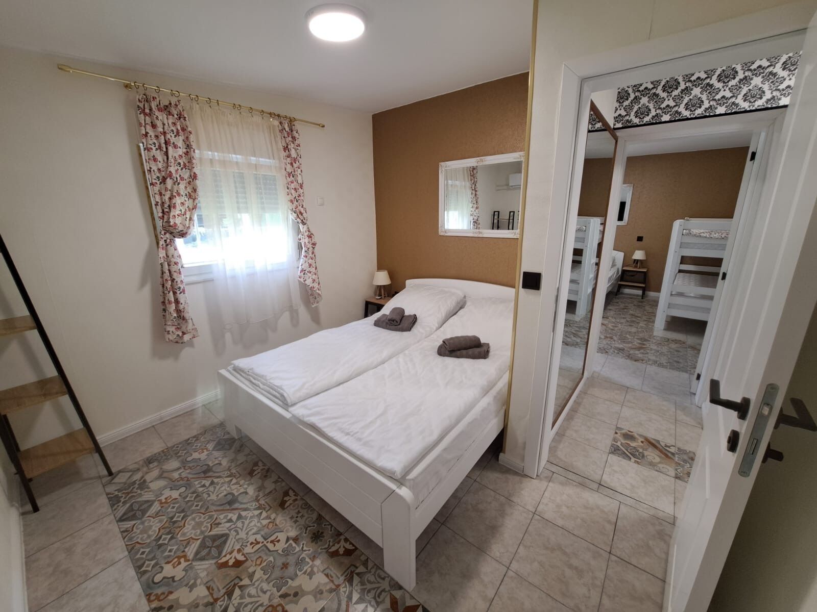 Apartment | 2 bedrooms, blackout drapes, iron/ironing board, free WiFi