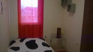 อพาร์ทเมนท์ (Apartment Roksy - Two-Bedroom Apartme)