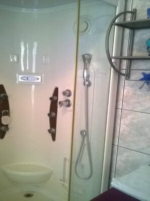 Appartement (Apartment Roksy - Two-Bedroom Apartme) | Salle de bain