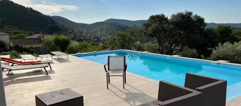 Villa l'Esquirol with view and pool