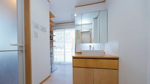 Unclassified image, 3 of 30, button - Convertel Daita Setagaya Daita by Tranova (Tokyo)