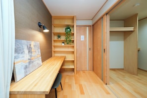 Basic Apartment | Room amenity