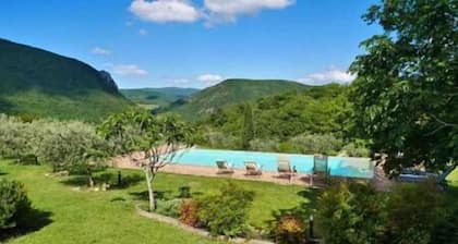 M&M HOLIDAY HOUSE "CASALE NEL CUORE VERDE D'ITALIA"