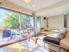 TV - Quality lodging in the heart of Tokyo. A 4-minute walk from Tabata Station on the JR Yamanote Line. Maximum of 19 people. (北区)