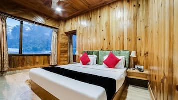 Habitación doble Deluxe | 1 habitación, ropa de cama de alta calidad y escritorio