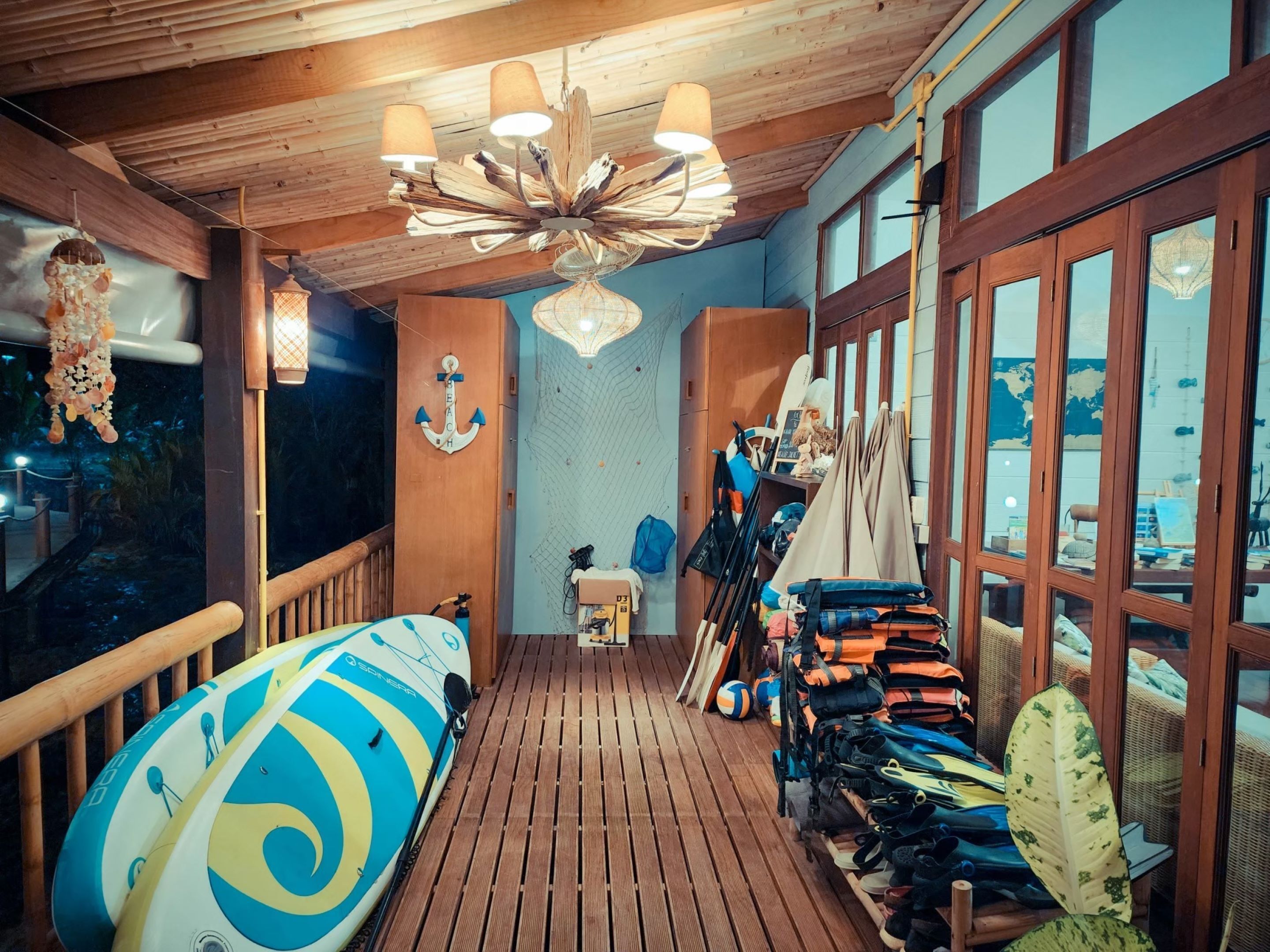 Surfing/bodyboarding