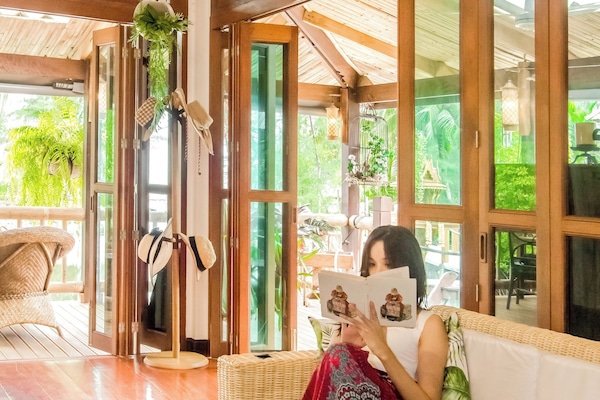 Télévision LED de 35 pouces avec chaßnes par cùble