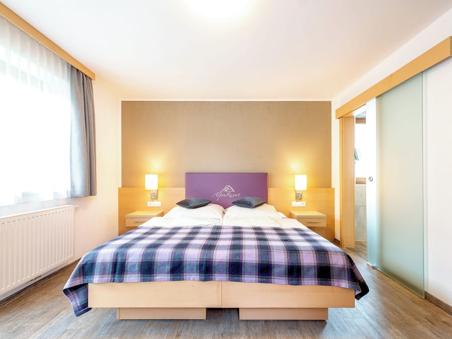 Familie appartement, uitzicht op bergen | Een kluis op de kamer, verduisterende gordijnen, geluiddichte muren