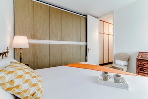 1 camera, Wi-Fi, lenzuola