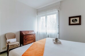 1 bedroom, iron/ironing board, travel cot, WiFi