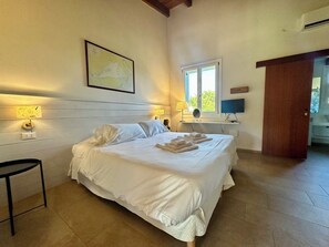 平房, 1 張特大雙人床 | 1 間臥室、客房內保險箱、熨斗/熨衣板、免費無線上網