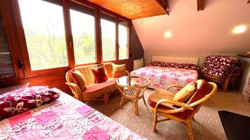 Villa, 3 Schlafzimmer, zum Garten hin | 3 Schlafzimmer, Verdunkelungsvorhänge, schallisolierte Zimmer