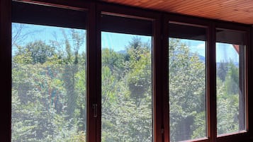 3 quartos, cortinas blackout, quartos à prova de som