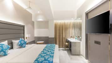 Superior Double - Newly Constructed | Desk, free WiFi, bed sheets