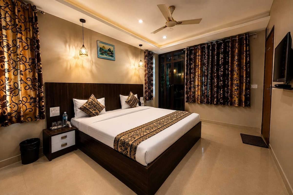 Quarto luxo | Wi-Fi de cortesia, roupa de cama