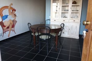 Dining - 1 Bedroom Apartment in Trevignano Romano (Trevignano Romano)