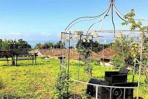 Property grounds - 1 Bedroom Apartment in Trevignano Romano (Trevignano Romano)