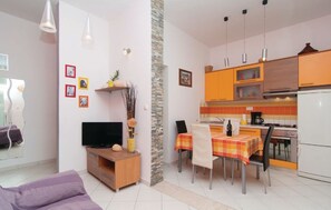 Leilighet (Standard One Bedroom Apartment with S) | Spisestue