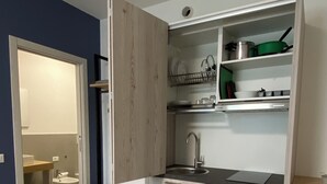 Standard Double Room | Private kitchen - Dormi-RE affittacamere (Reggio nell'Emilia)