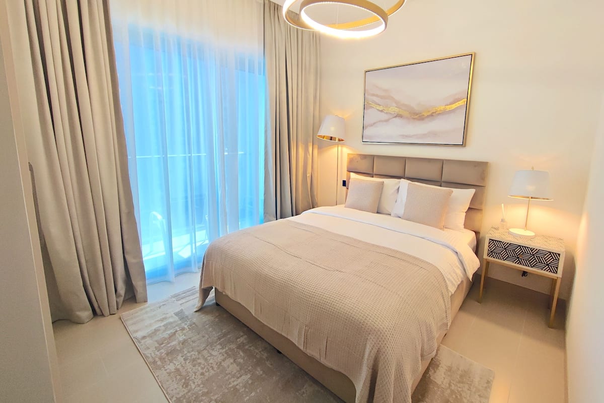 Superior Room, 1 Katil Ratu (Queen) dengan Katil Sofa, Private Bathroom | Cadar kapas Mesir, peralatan tempat tidur premium 