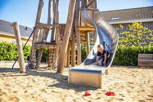 Área de juegos infantiles al aire libre