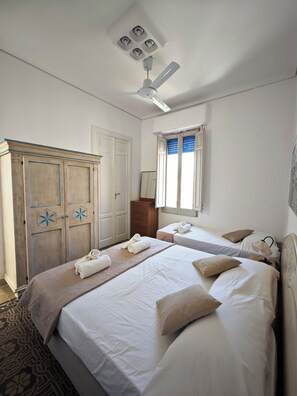 3 slaapkamers, een strijkplank/strijkijzer, wifi, beddengoed