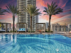 AMENITIES - Rooftop Pool –Oceanview Balcony| Beachfront Resort (Hollywood)