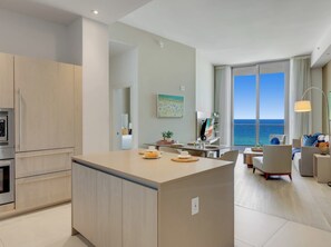 Unclassified image, 4 of 48, button - Rooftop Pool –Oceanview Balcony| Beachfront Resort (Hollywood)