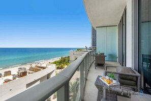 Property grounds - Rooftop Pool –Oceanview Balcony| Beachfront Resort (Hollywood)