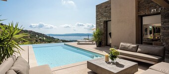 Élégance et Sérénité : Villa de Prestige Avec Vue Panoramique sur Saint-tropez