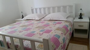 Departamento (Two-Bedroom Apartment with Balcony an) | 4 habitaciones, cunas y wifi gratis 