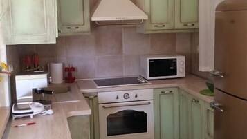 Appartamento (Two-Bedroom Apartment with Balcony an) | Cucina privata | Frigorifero