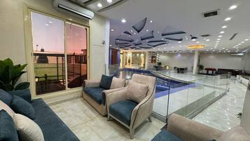 Chalet, patio, vista giardino | Area soggiorno