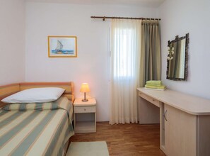 Apartment (Apartment Oaza - Three Bedroom Apartm) | 3 bedrooms, free WiFi - Apartment Oaza (Supetar)