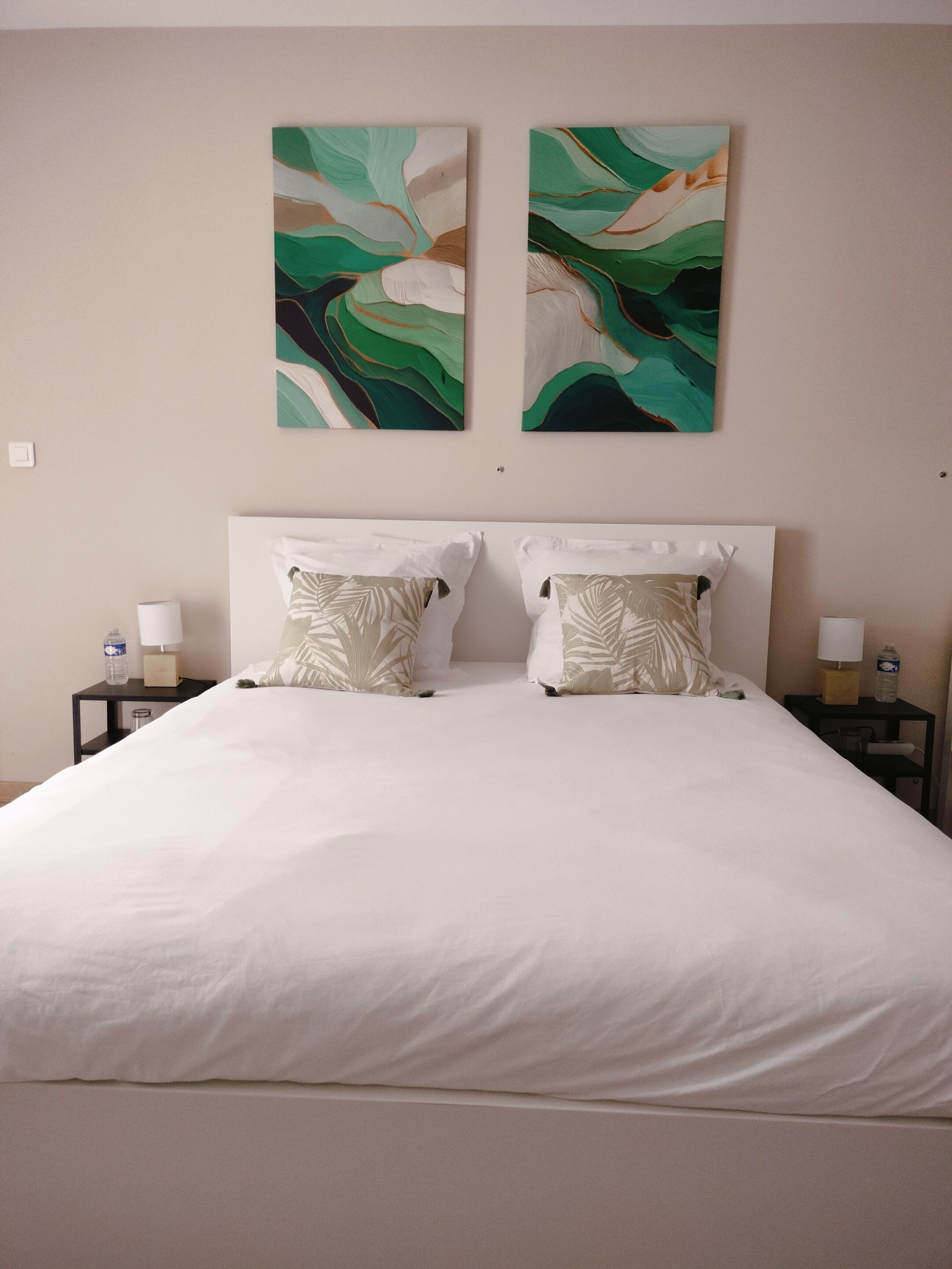 Triple Room, Ensuite, Pool View