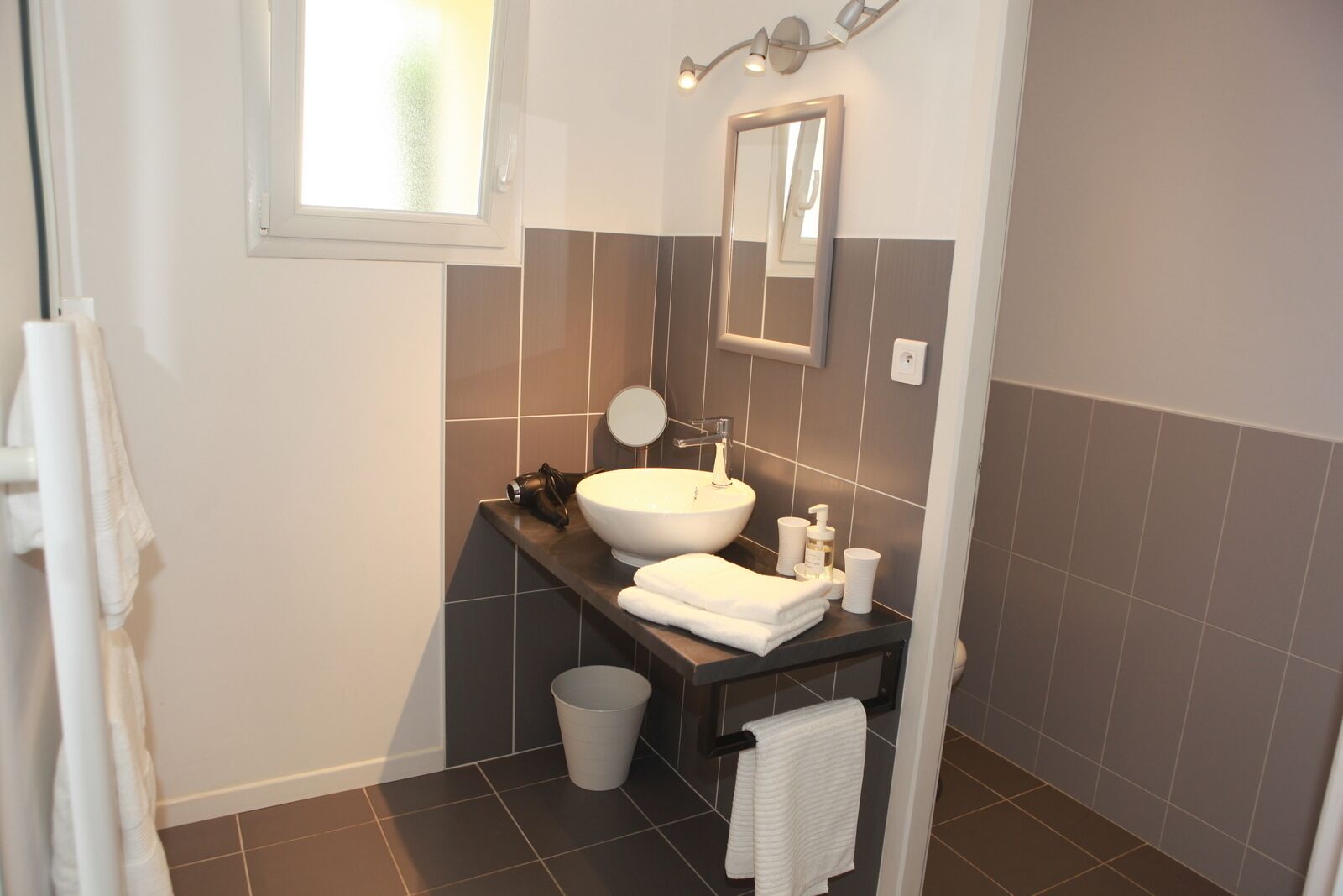 Standard Room, Garden View | Bathroom