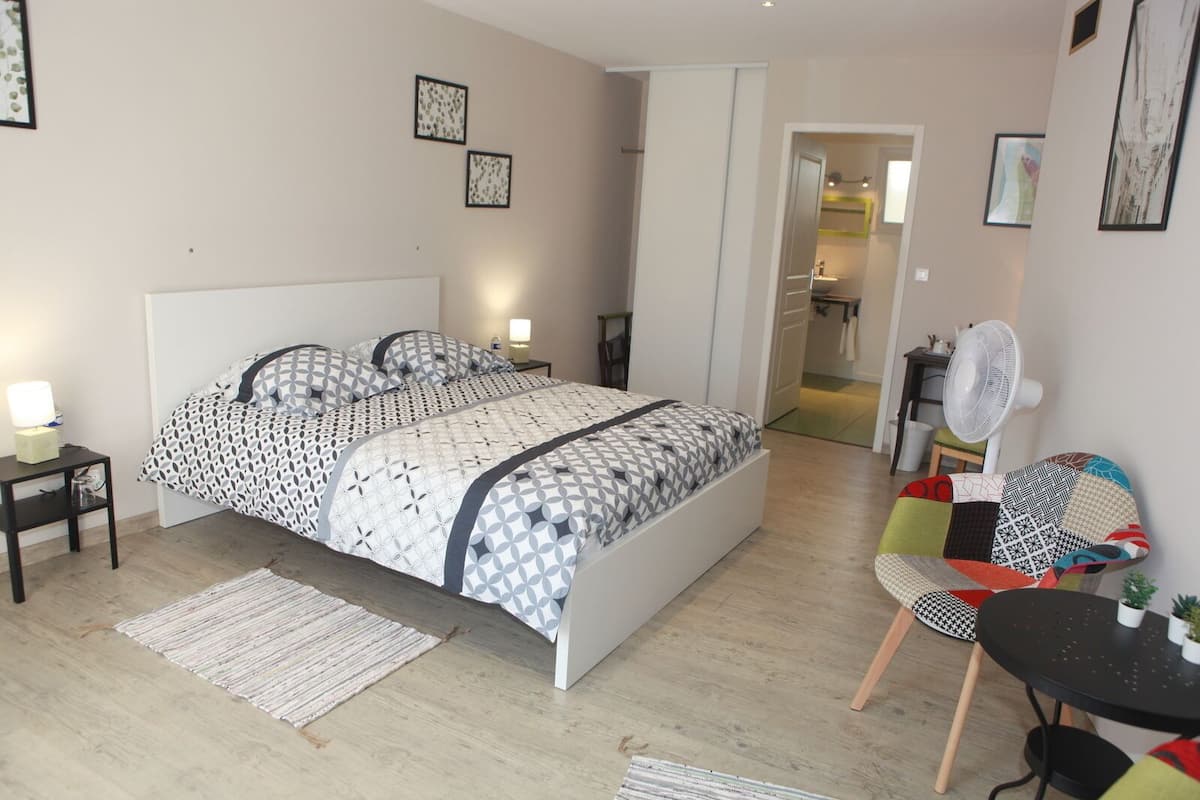 Classic Room, Garden View | Premium bedding, individually decorated, individually furnished, desk