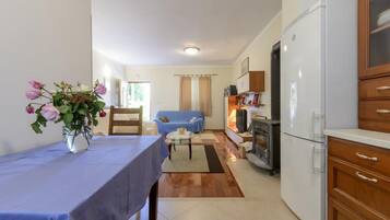 Apartment (Apartment Petar - Two Bedroom Apartme) | Dining room