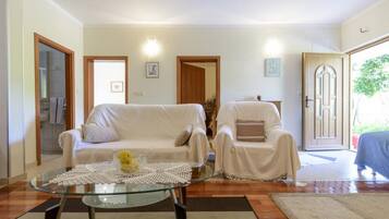 Apartment (Apartment Petar - Two Bedroom Apartme) | Living room | 32-inch flat-screen TV with cable channels