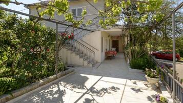 Apartment (Apartment Petar - Two Bedroom Apartme) | Terrace/patio