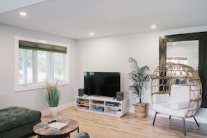 Televisie en een open haard