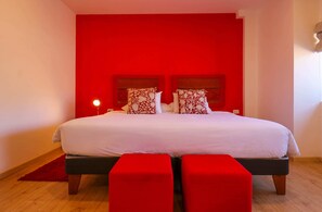 1 habitación, escritorio, wifi y ropa de cama 