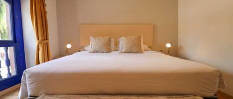 1 Schlafzimmer, Schreibtisch, WLAN, Bettwäsche