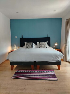 1 habitación, escritorio, wifi y ropa de cama 